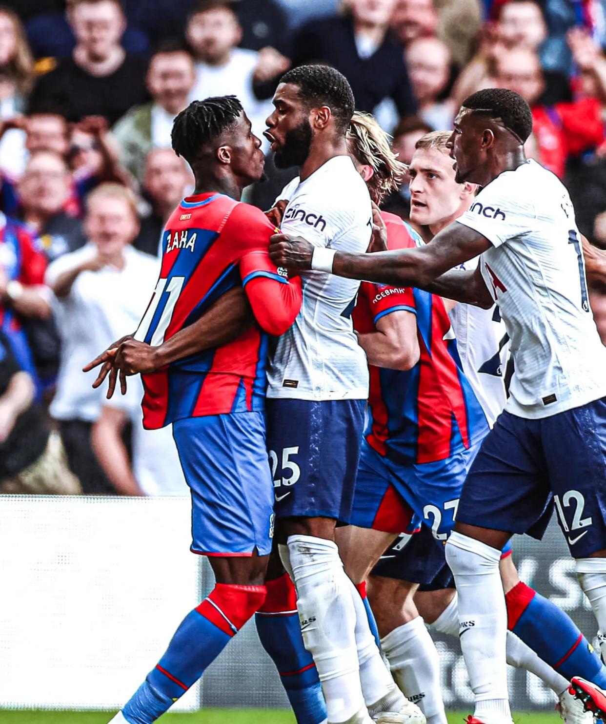 慕尼黑1860主席曾抱怨海纳未认出自己，拜仁球迷拉横幅回怼